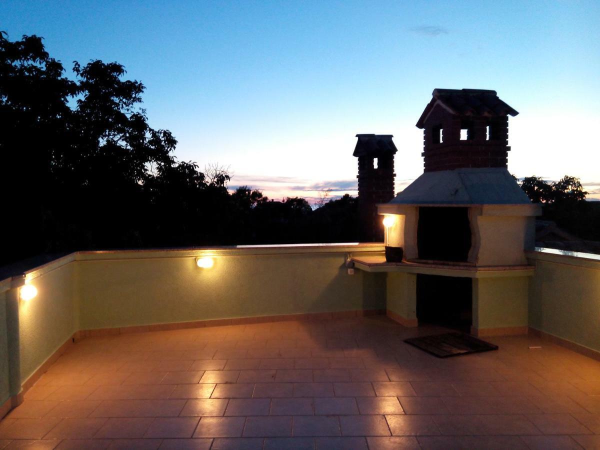 Apartments Villa Elda Peroj Exterior foto